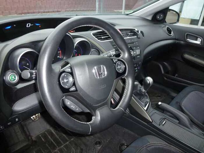 Honda Civic 1,8 i-VTEC Sport Kamera Winterpaket...