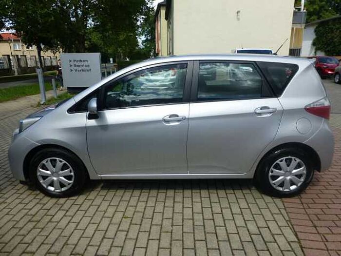 Toyota Verso-S Life. .. Life