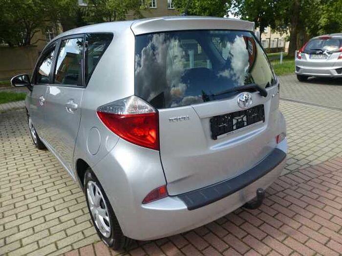 Toyota Verso-S Life. .. Life