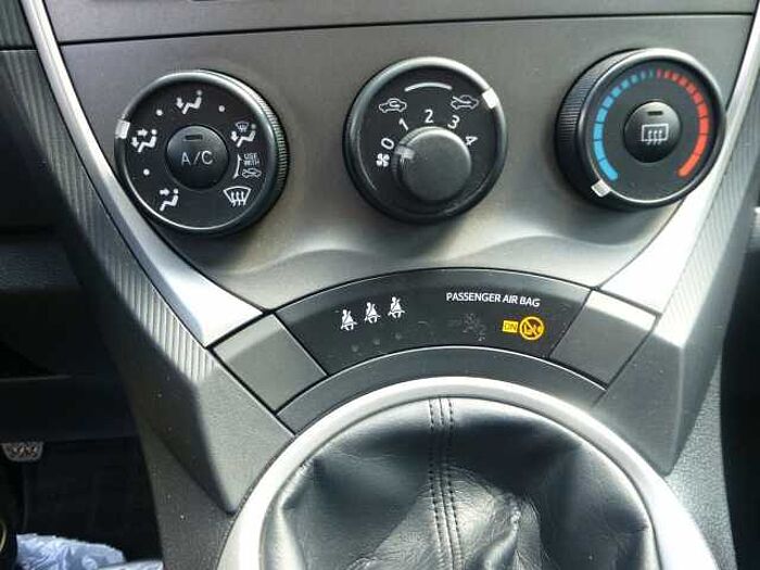 Toyota Verso-S Life. .. Life