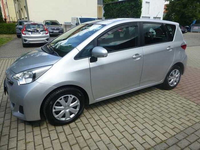 Toyota Verso-S Life. .. Life