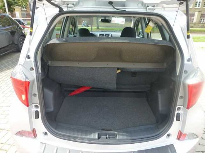 Toyota Verso-S Life. .. Life