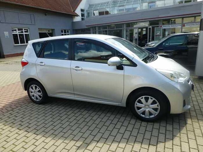 Toyota Verso-S Life... Life