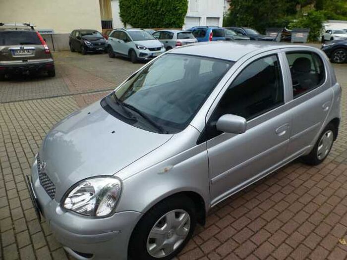 Toyota Yaris 1,3 Sol nur 55700 KM...