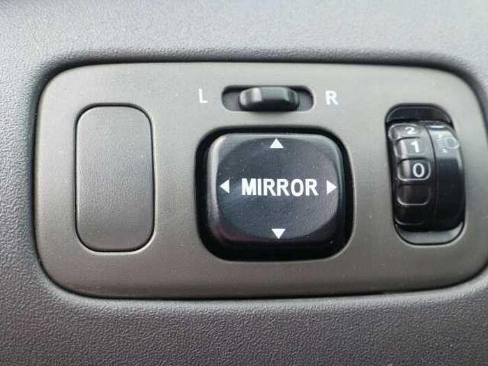 Toyota Yaris 1,3 Sol nur 55700 KM...
