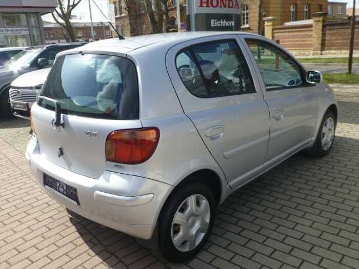 Toyota Yaris 1,3 Sol nur 55700 KM...