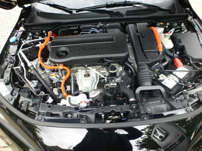 Honda Civic 2,0i-MMD e:HEV Advance Nordic-silver-Paket...