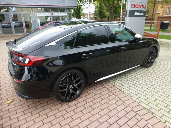 Honda Civic 2,0i-MMD e:HEV Advance Nordic-silver-Paket...