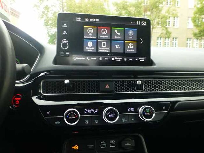 Honda Civic 2,0i-MMD e:HEV Advance Nordic-silver-Paket...