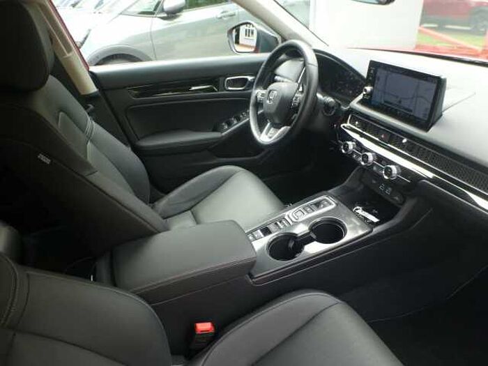 Honda Civic e: HEV 2,0 i-MMD Hybrid Advance Heckspoiler. ..