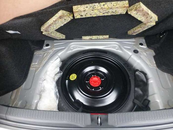 Toyota Auris 1,6i Sol... Sol