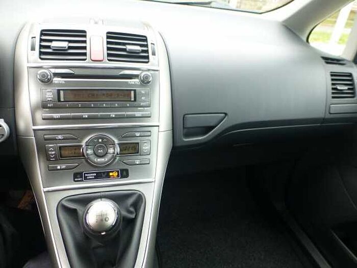 Toyota Auris 1,6i Sol... Sol