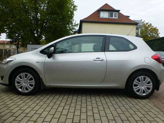 Toyota Auris 1,6i Sol... Sol